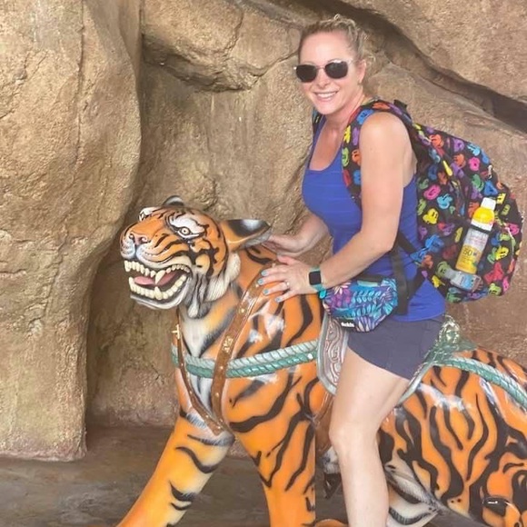 Meet your Posher, Valerie - Picture 1 of 1